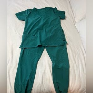 Hunter green scrubs joggers and top size large